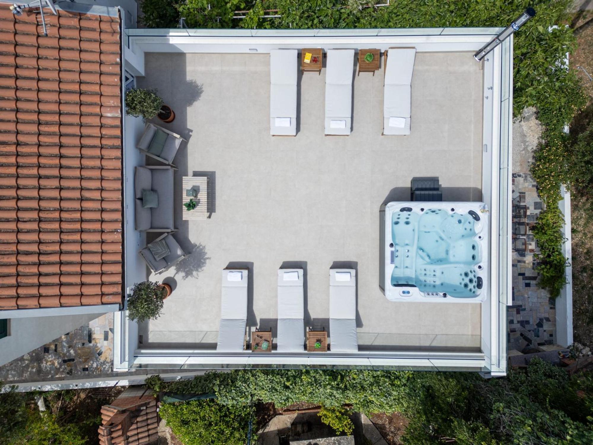 Villa Rozana - Beachfront Wellness Retreat Seget Vranjica Exterior foto