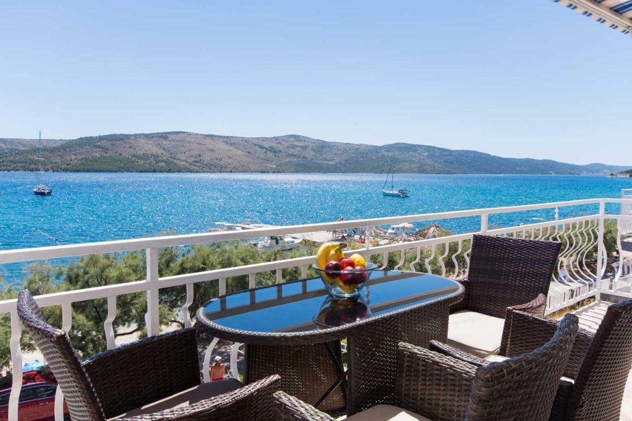 Villa Rozana - Beachfront Wellness Retreat Seget Vranjica Exterior foto