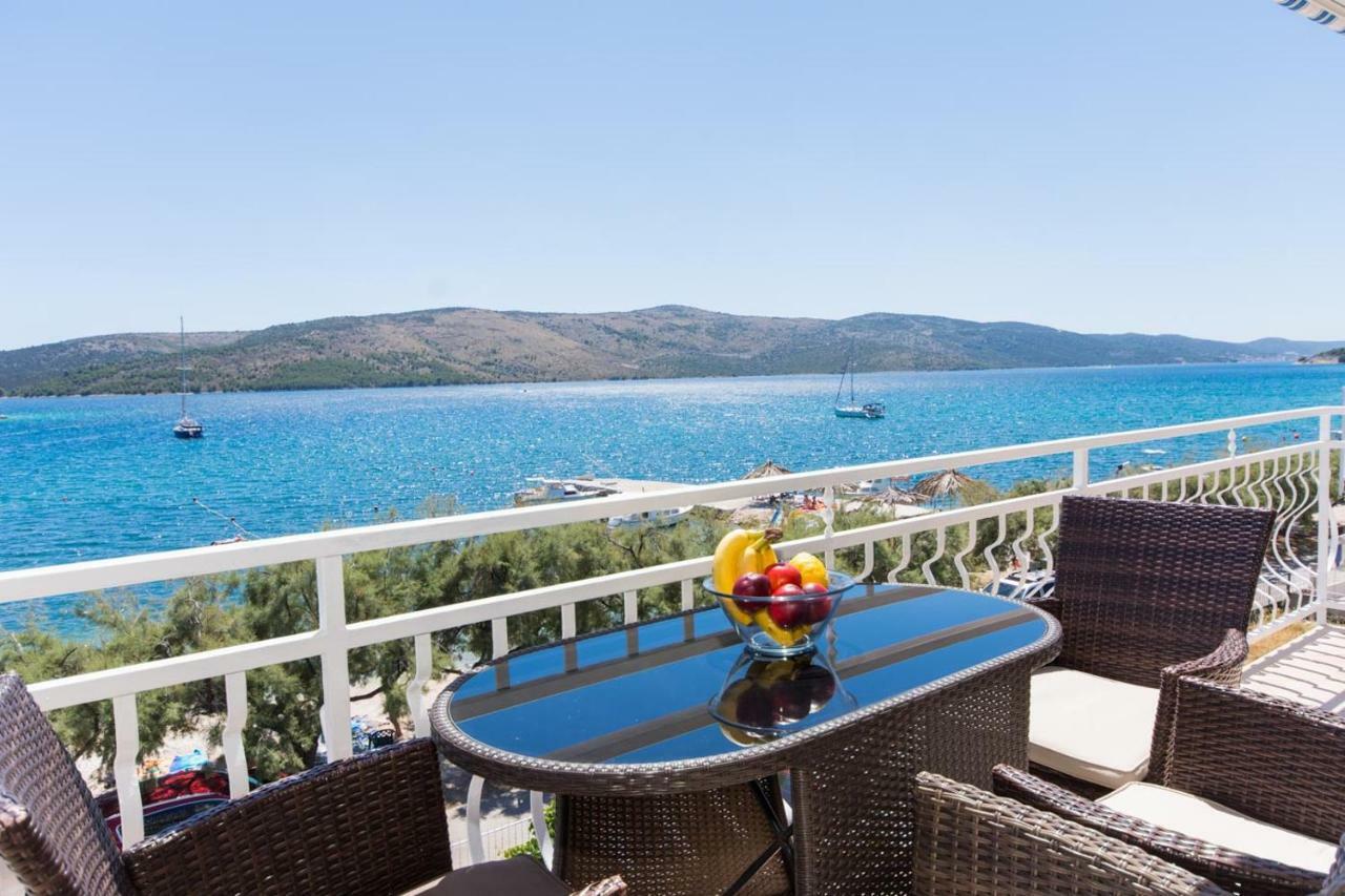 Villa Rozana - Beachfront Wellness Retreat Seget Vranjica Exterior foto