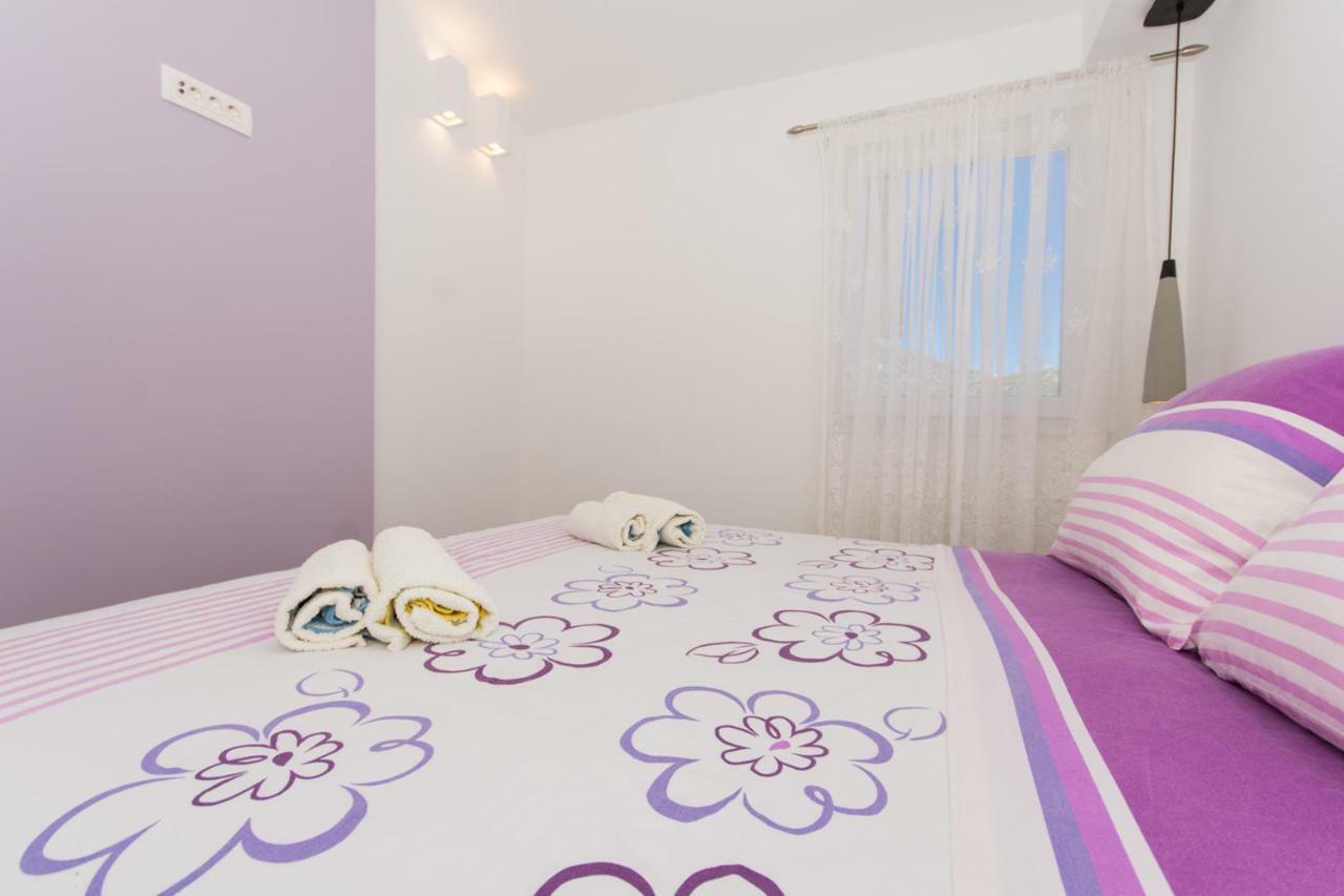 Villa Rozana - Beachfront Wellness Retreat Seget Vranjica Quarto foto